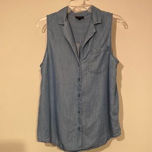 Who What Wear Women’s Sleeveless Button Down Top